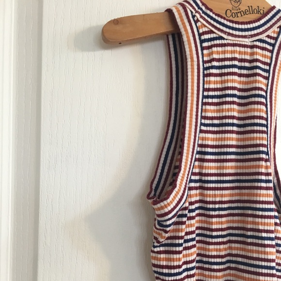 A size XS striped crop top from Garage - Picture 4 of 5